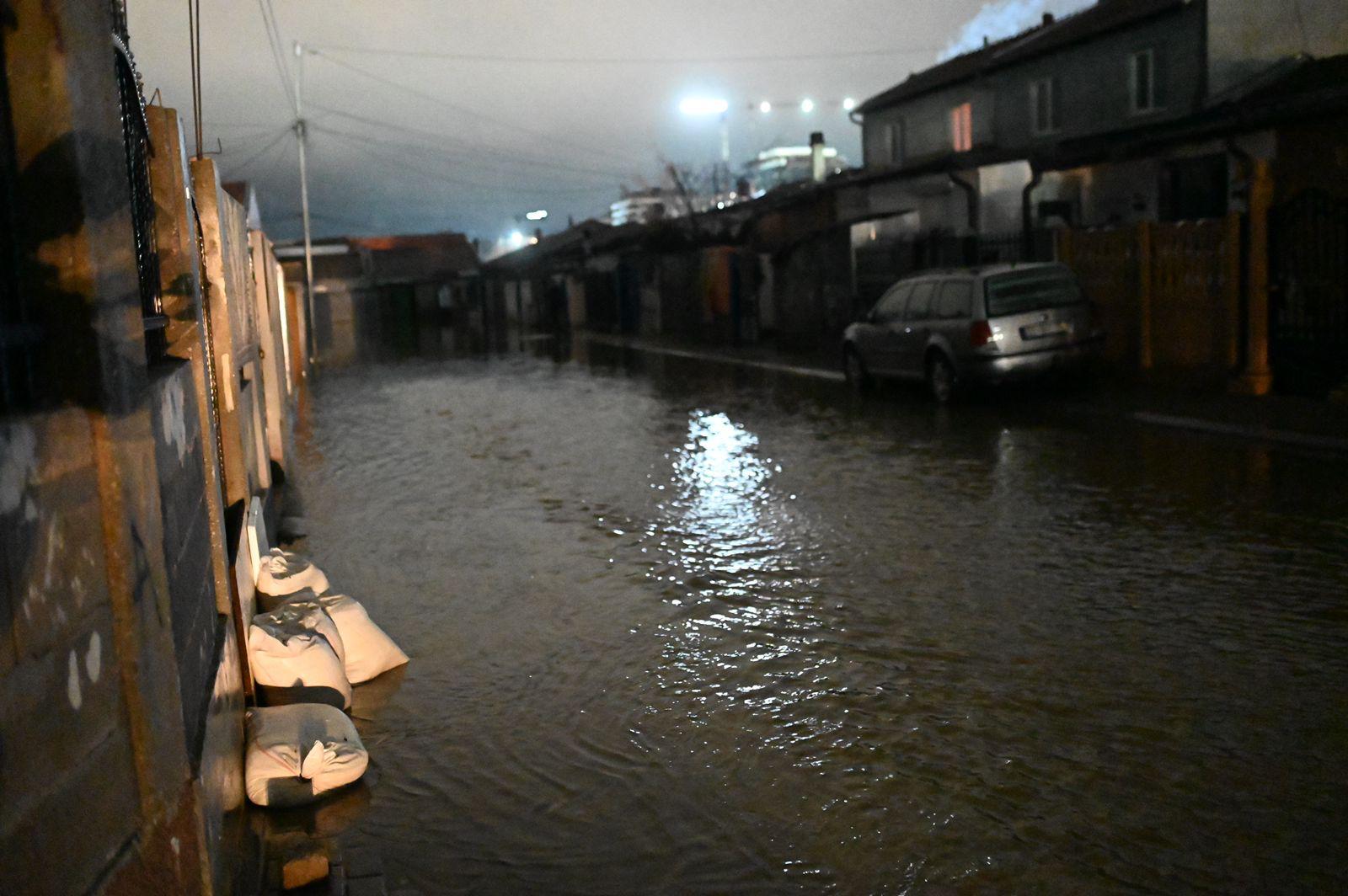Presidentja Osmani ka vizituar disa komuna të prekura nga vërshimet
