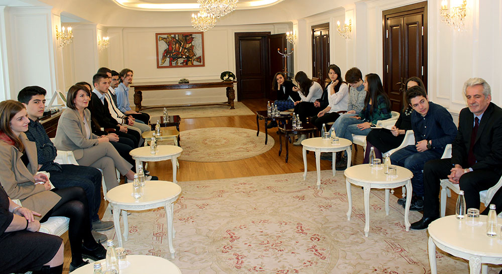 05_02_2015_3126130_05_02_2015_Takim_me_nxenesit_4