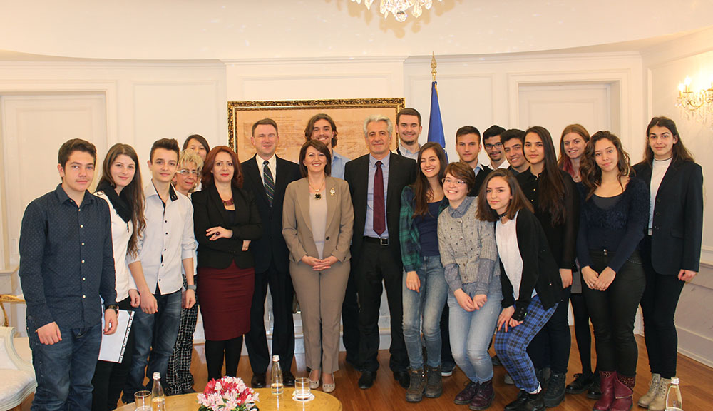 05_02_2015_5378310_05_02_2015_Takim_me_nxenesit_8