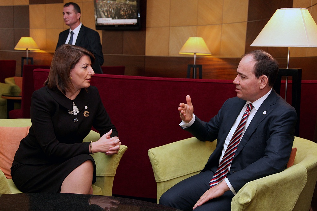 09_12_2015_4536542_08_12_2015_4