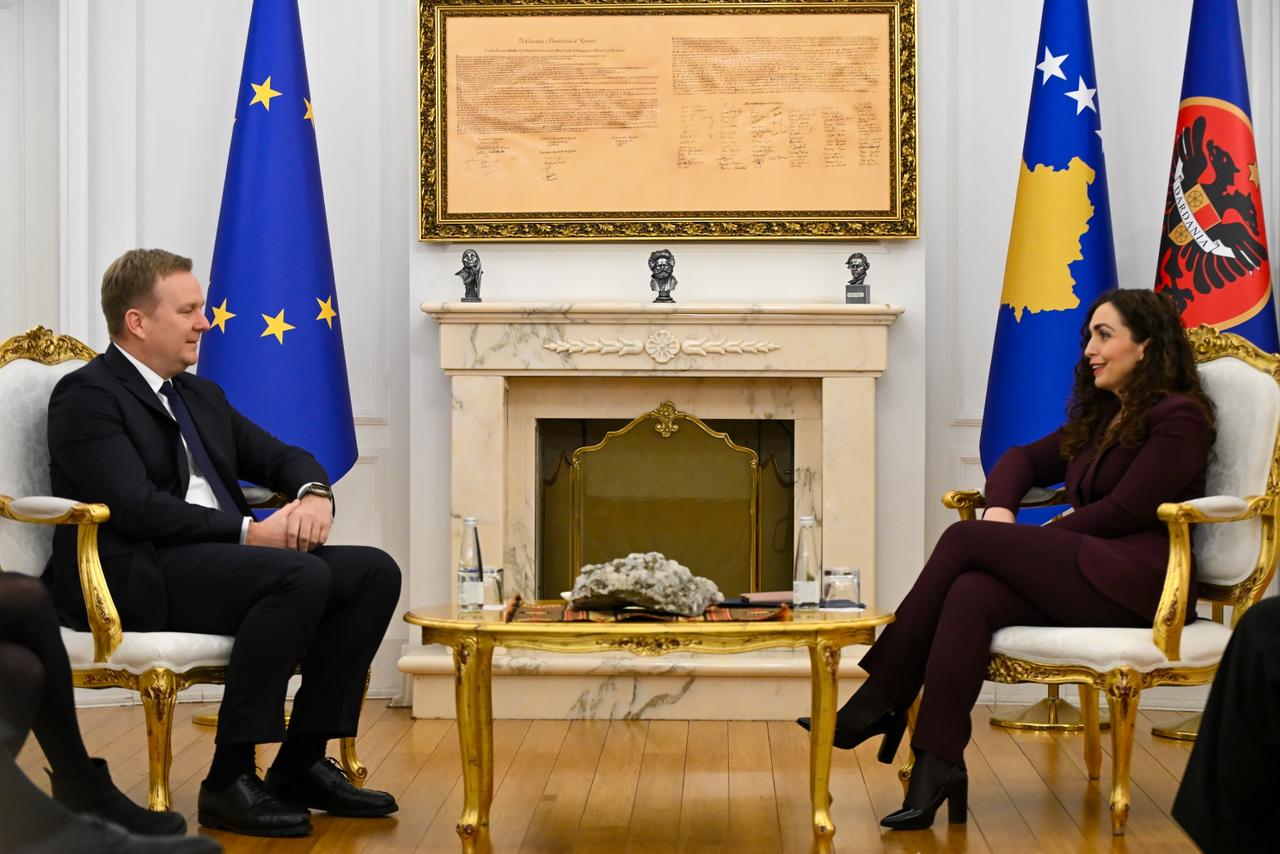 14.1.26 Presidentja Osmani priti në takim Përfaqësuesin e Posaçëm të BE-së për Dialogun Kosovë–Serbi, Peter Sørensen-1