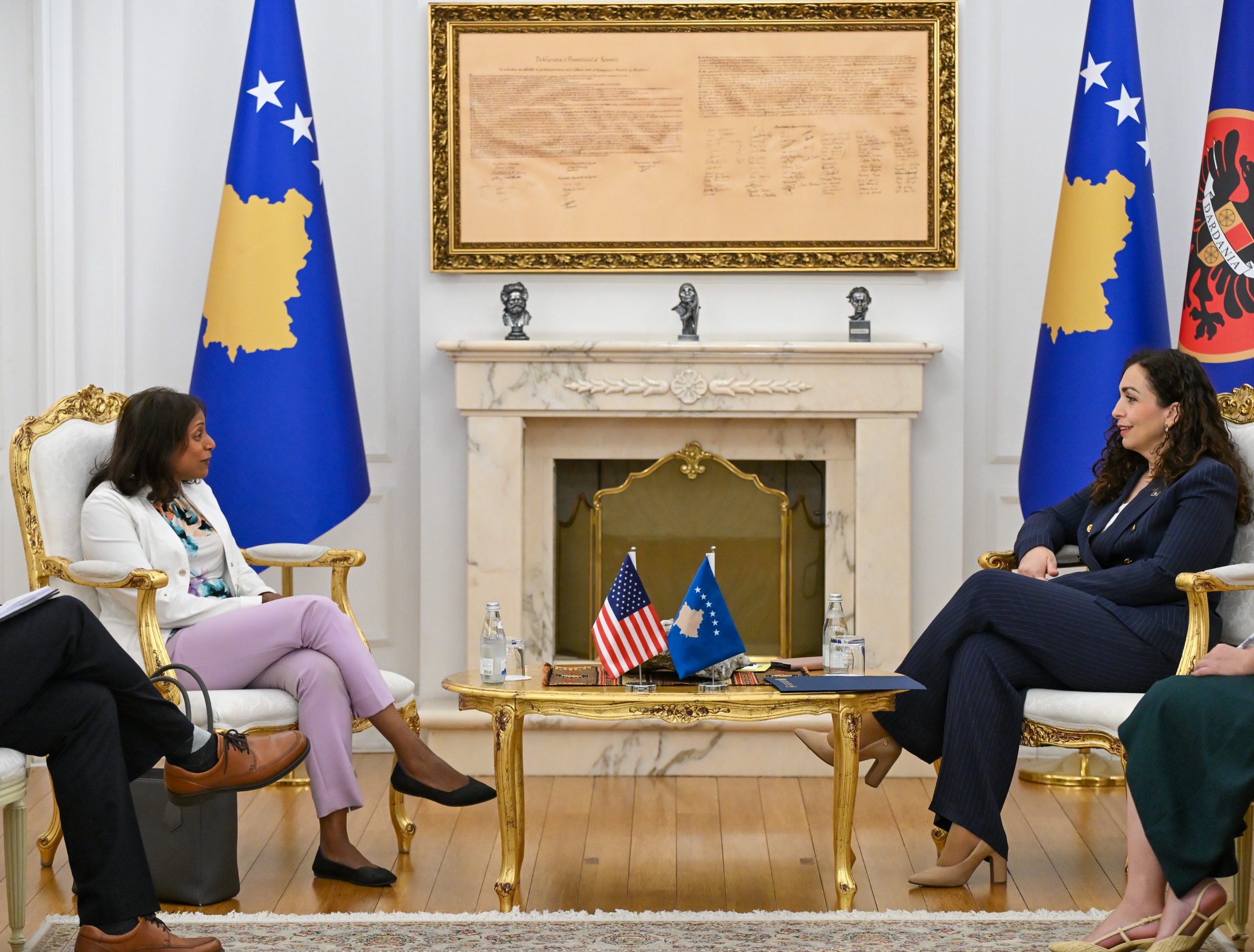 17.7.25 Presidentja Osmani priti në takim të ngarkuarën me punë të SHBA-ve, Anu Prattipati-2