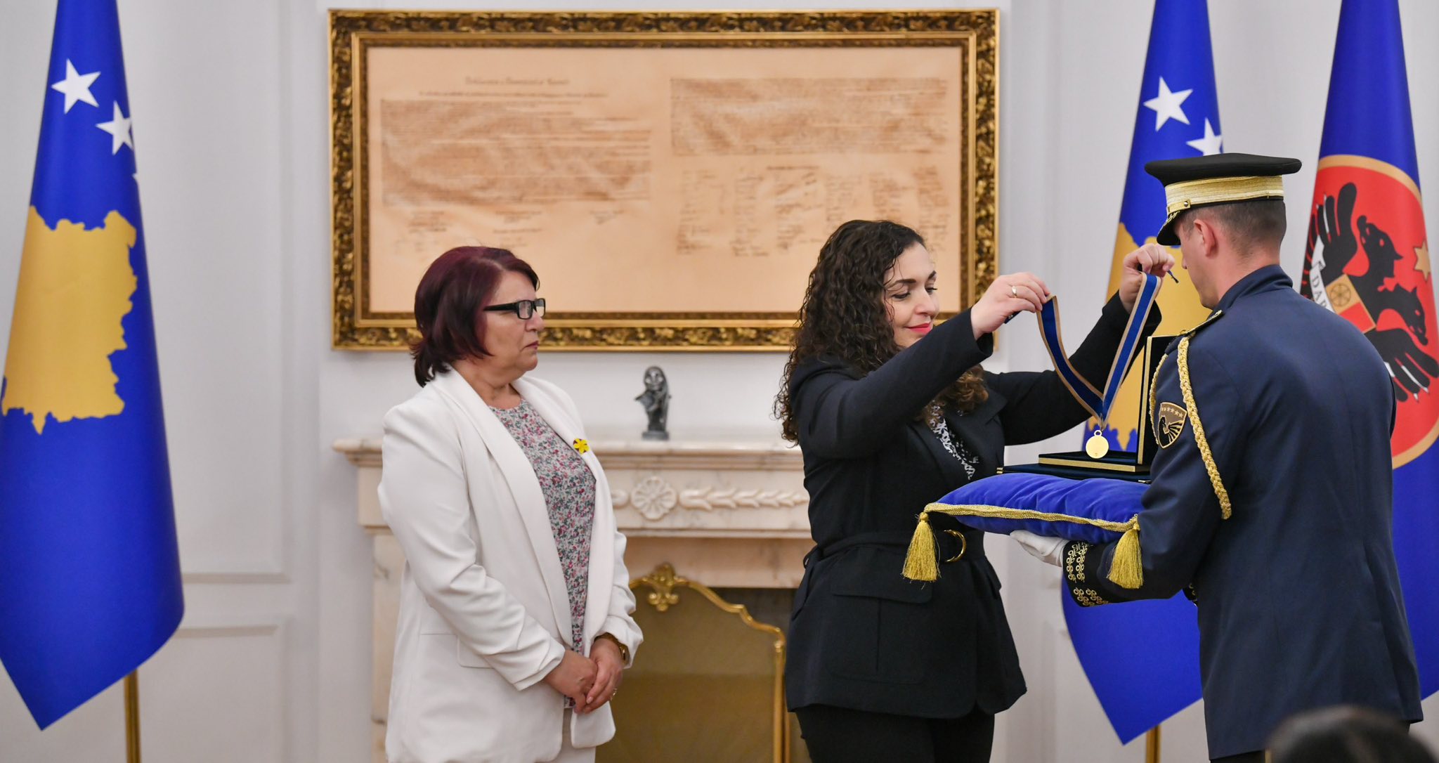 18.4.25 ceremonia e dekorimit-14