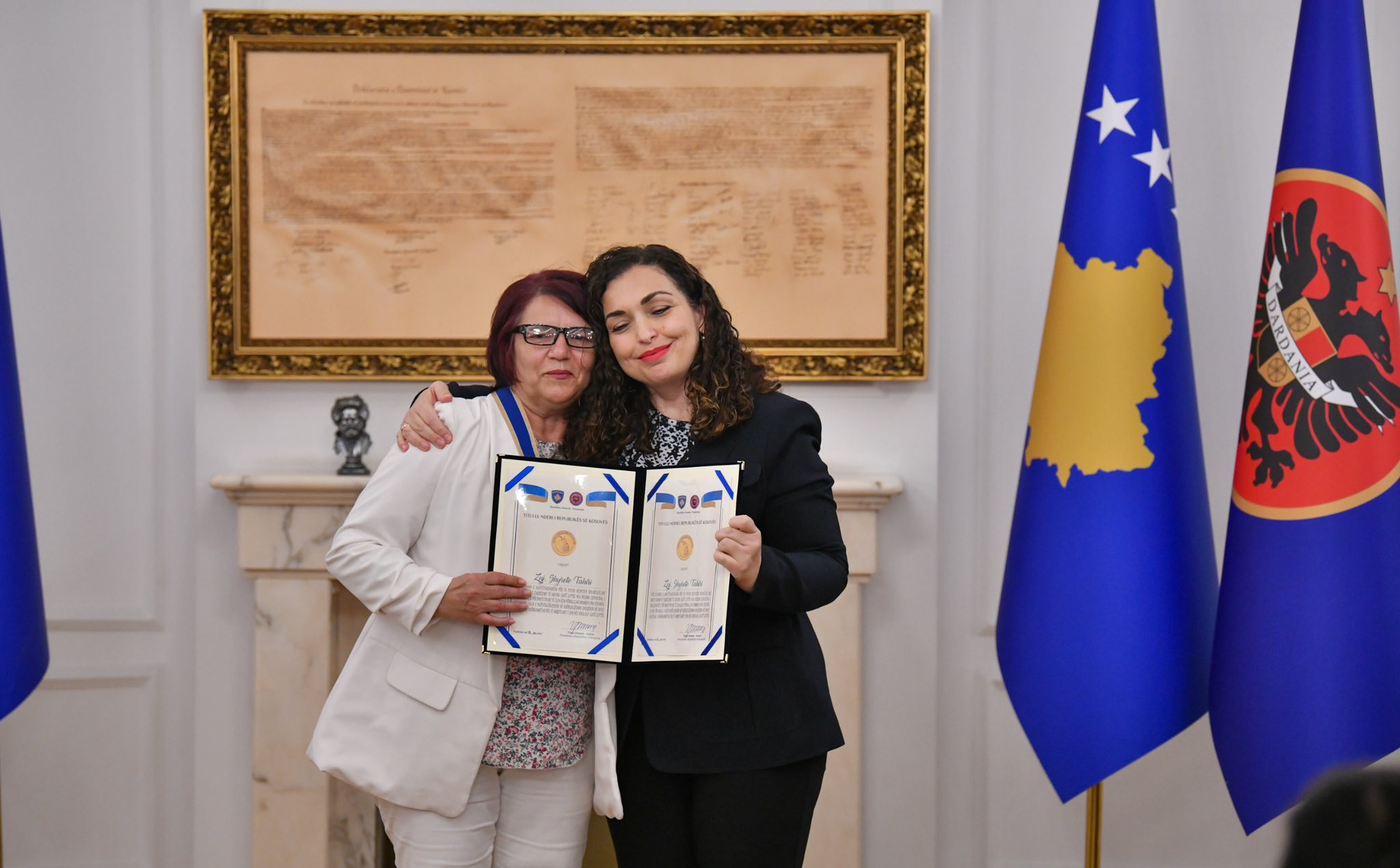 18.4.25 ceremonia e dekorimit-16