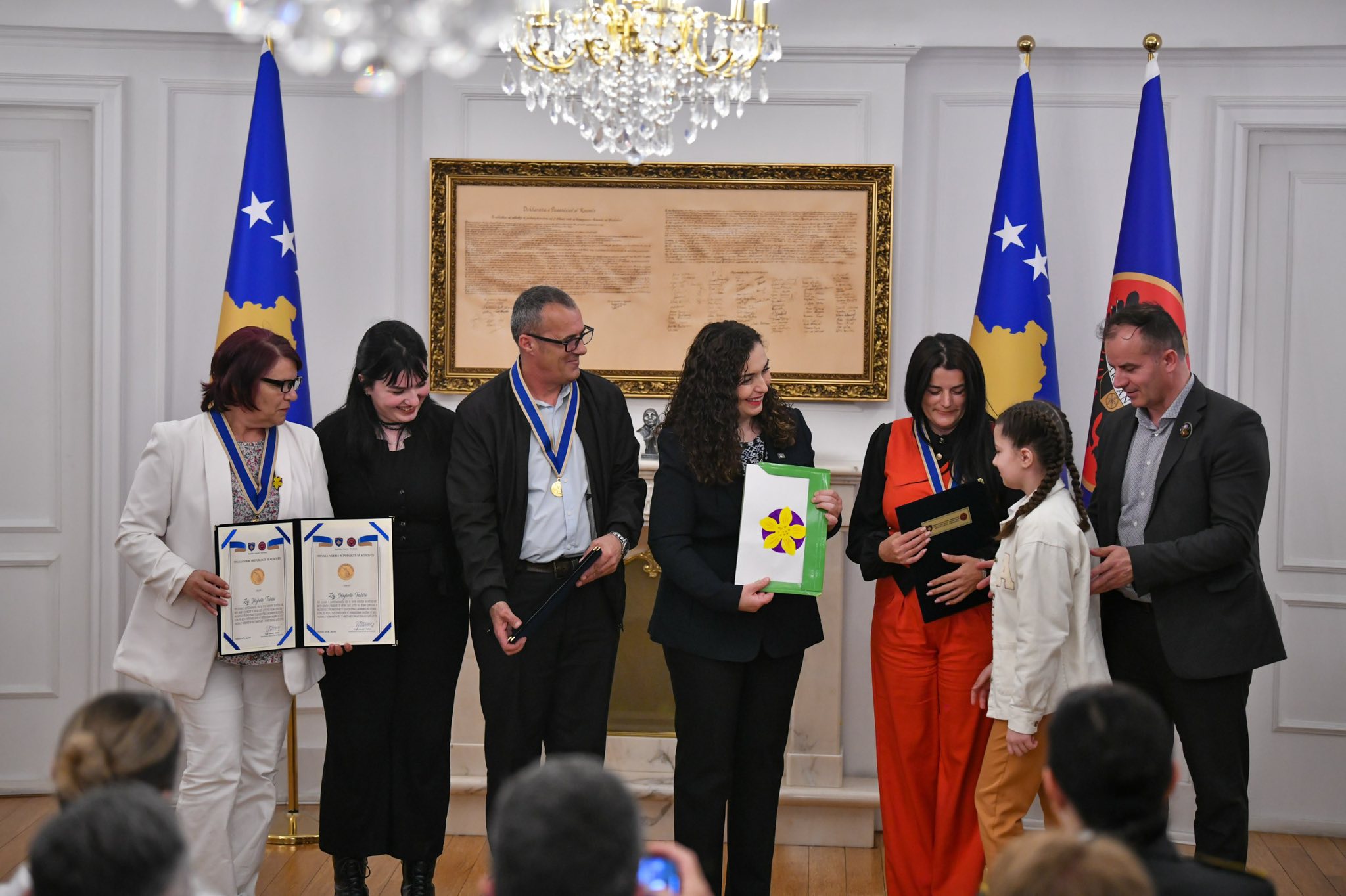 18.4.25 ceremonia e dekorimit-20