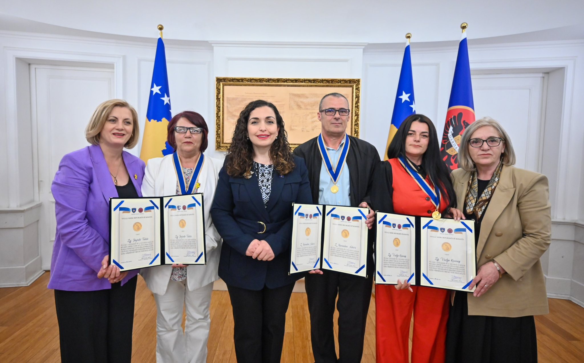 18.4.25 ceremonia e dekorimit-22