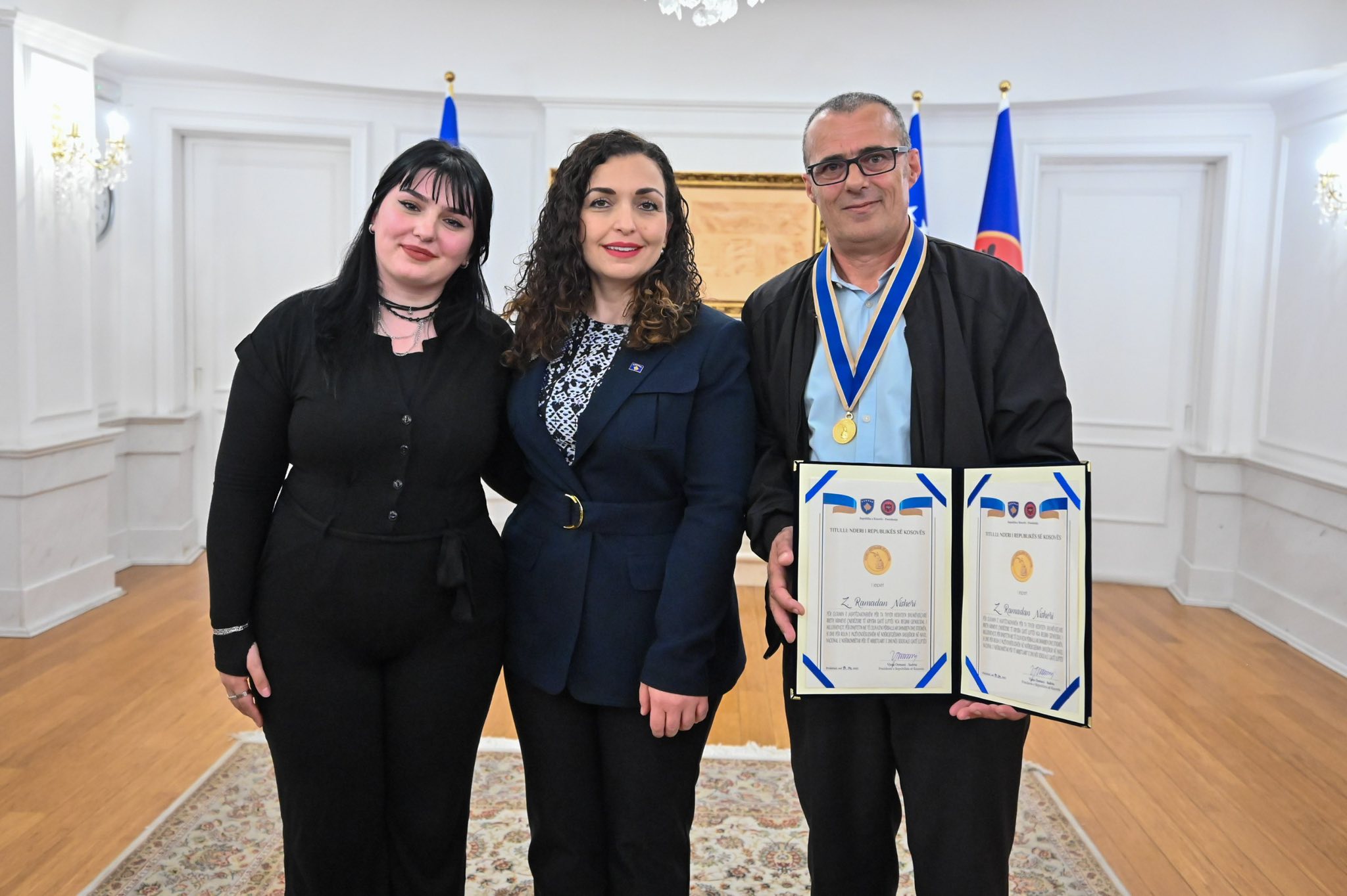 18.4.25 ceremonia e dekorimit-27