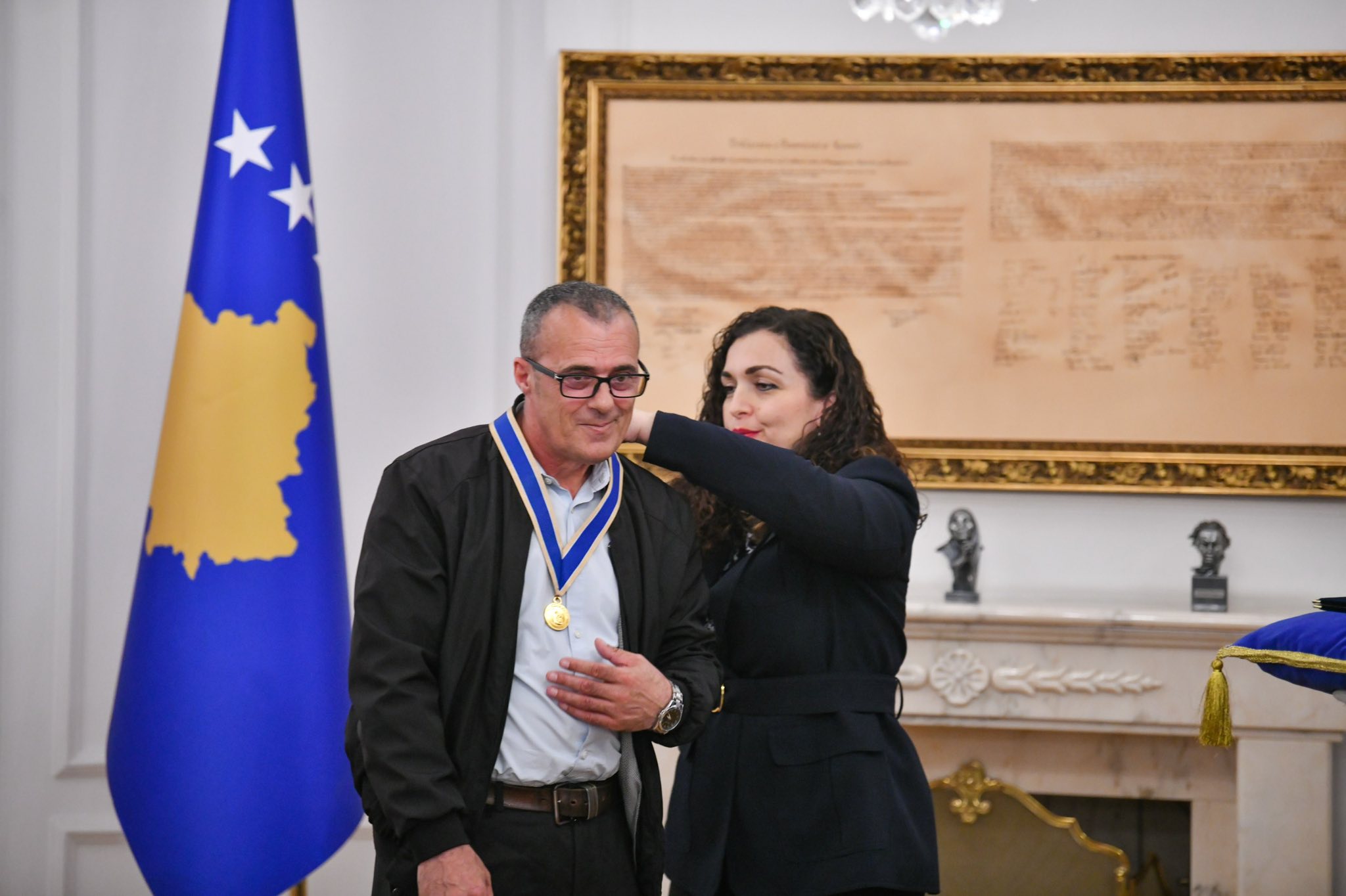 18.4.25 ceremonia e dekorimit-4