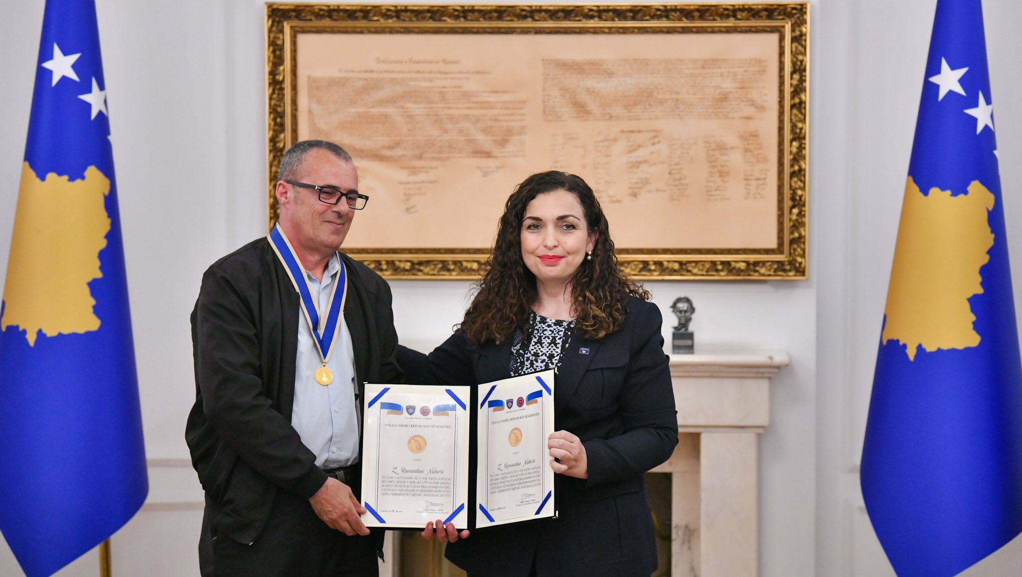 18.4.25 ceremonia e dekorimit-8