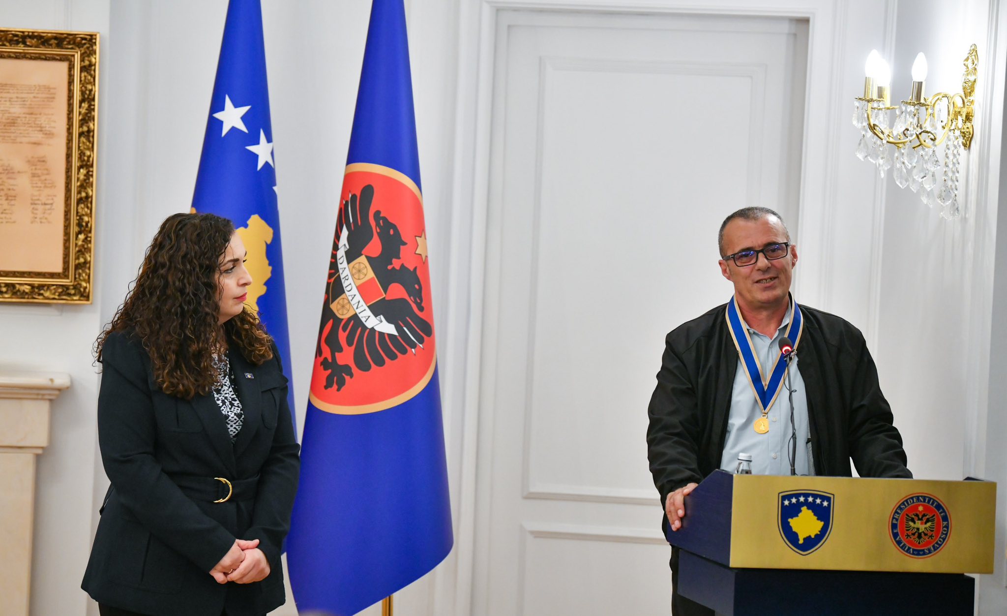 18.4.25 ceremonia e dekorimit-9