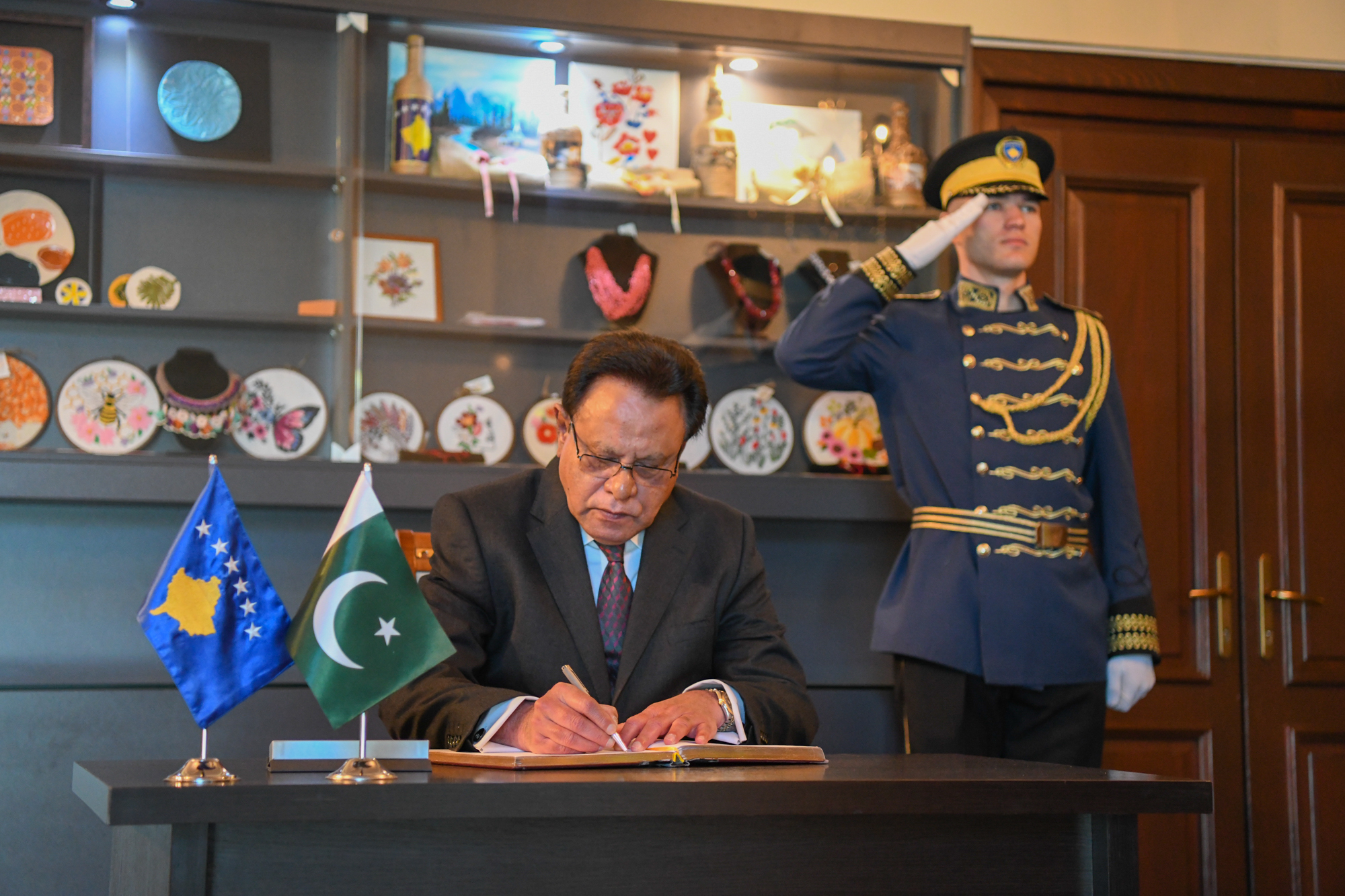 Presidentja_Osmani_pranoi_letrat_kredenciale_nga_amb_4