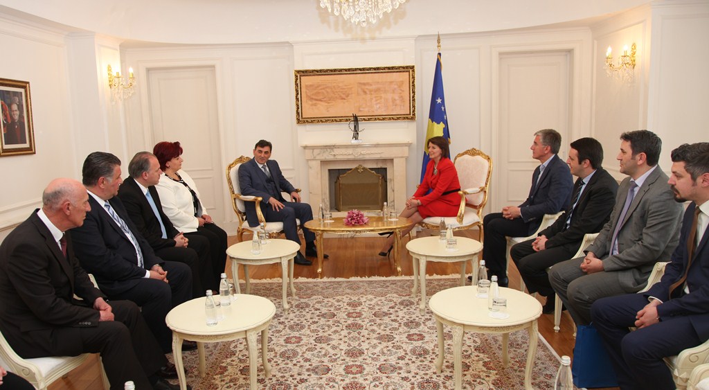 20_04_2015_3445622_takimi_me_ministrin_1