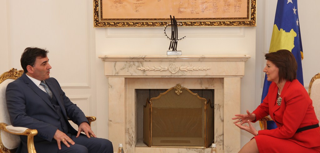 20_04_2015_4653336_takimi_me_ministrin_2