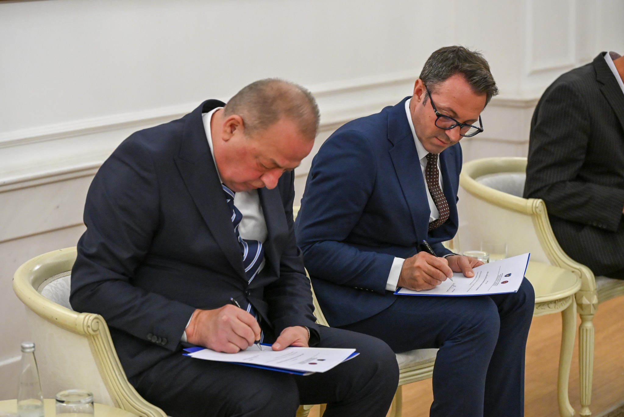 Anëtarët e rinj të Komisionit Qendror të Zgjedhjeve betohen para Presidentes Osmani-3