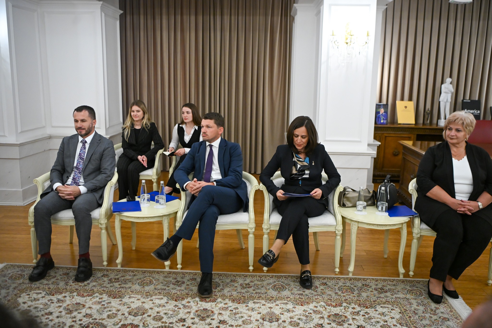 Anëtarët e rinj të Komisionit Qendror të Zgjedhjeve betohen para Presidentes Osmani-5