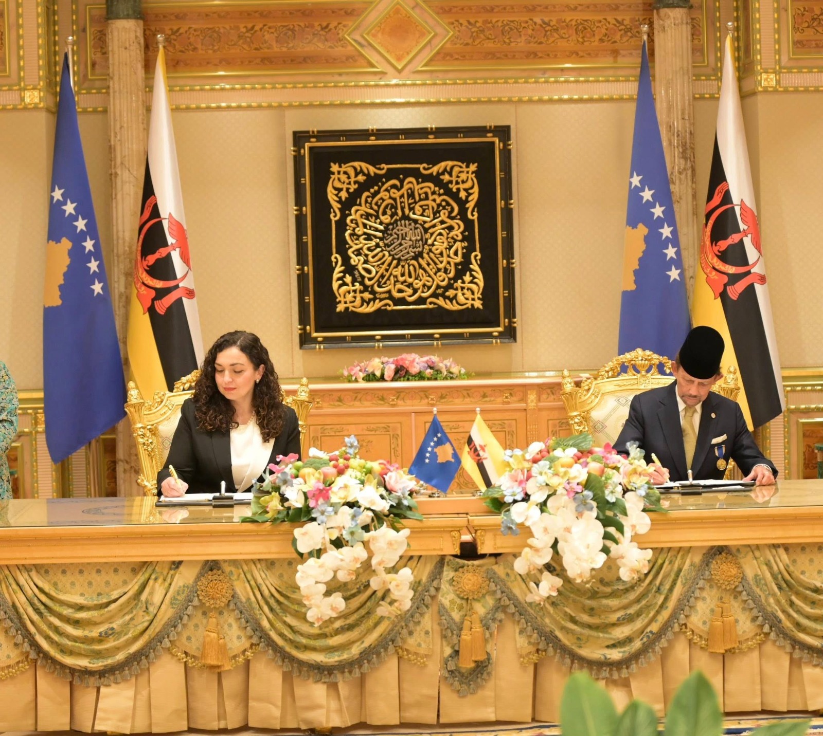 Brunei heq vizat për qytetarët e Kosovës – Presidentja nënshkruan marrëveshjen me Sulltanin e Bruneit-2