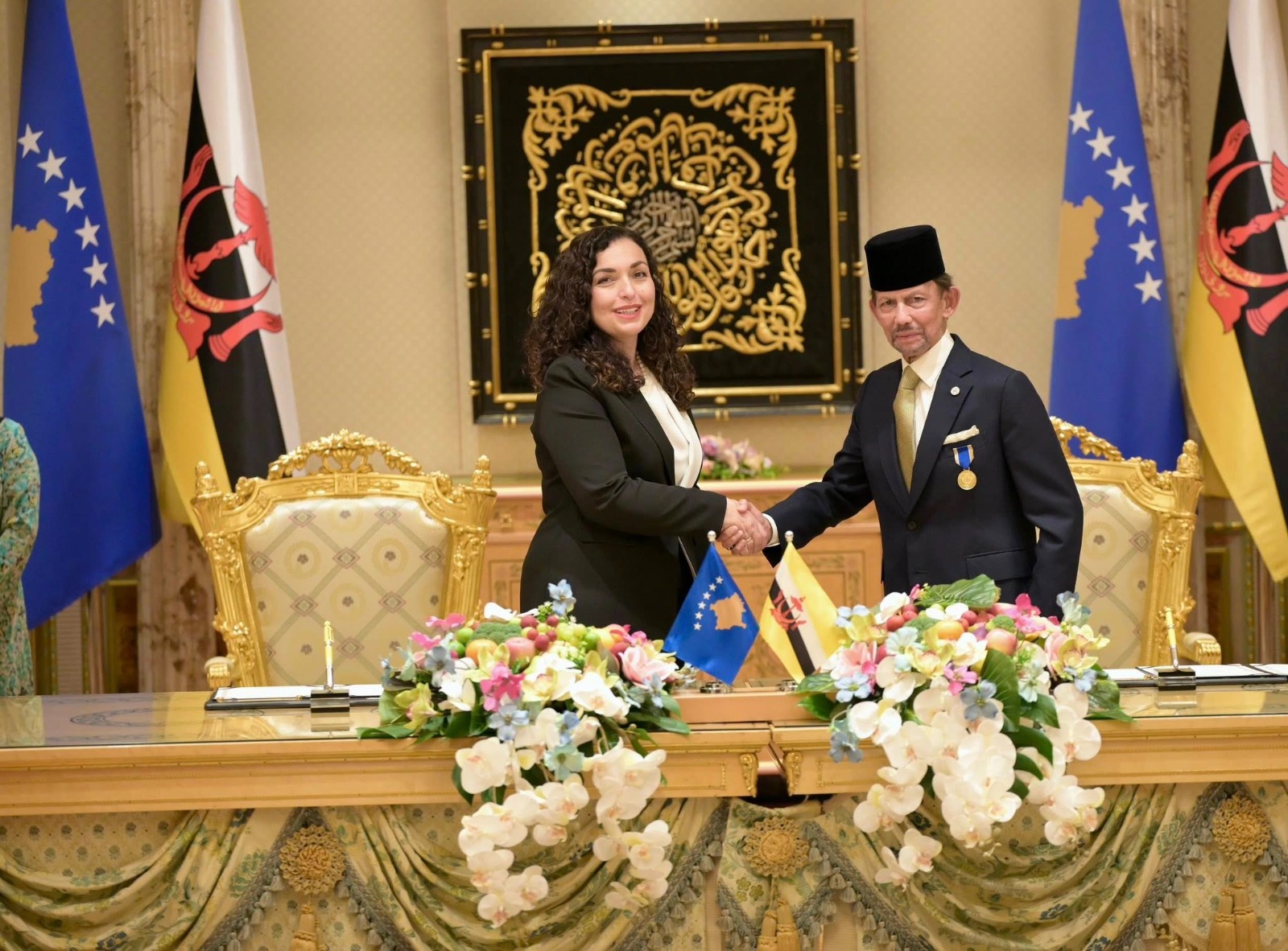 Brunei heq vizat për qytetarët e Kosovës – Presidentja nënshkruan marrëveshjen me Sulltanin e Bruneit-3