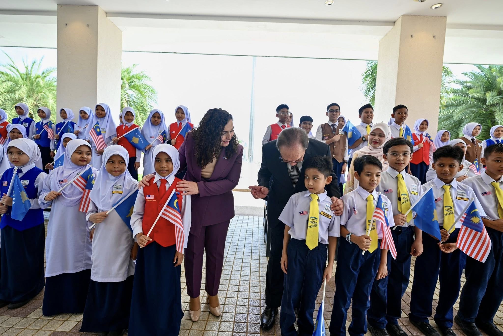 Kryeministri i Malajzisë, Anwar Ibrahim, ka shtruar drekë zyrtare për Presidenten Osmani-15