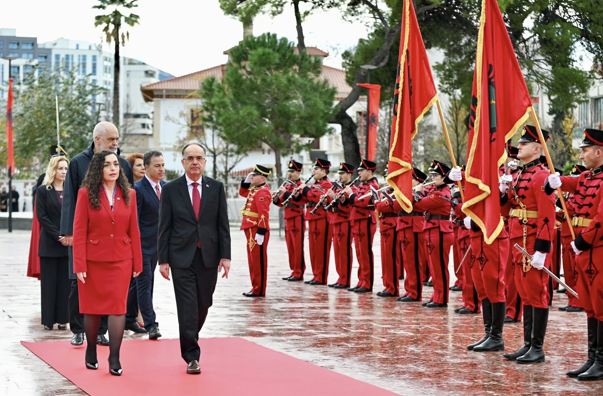 Presidentja 113 vjet më parë, në Vlorë u ngrit flamuri që bashkon zemrat e gjithë shqiptarëve kudo që janë-11