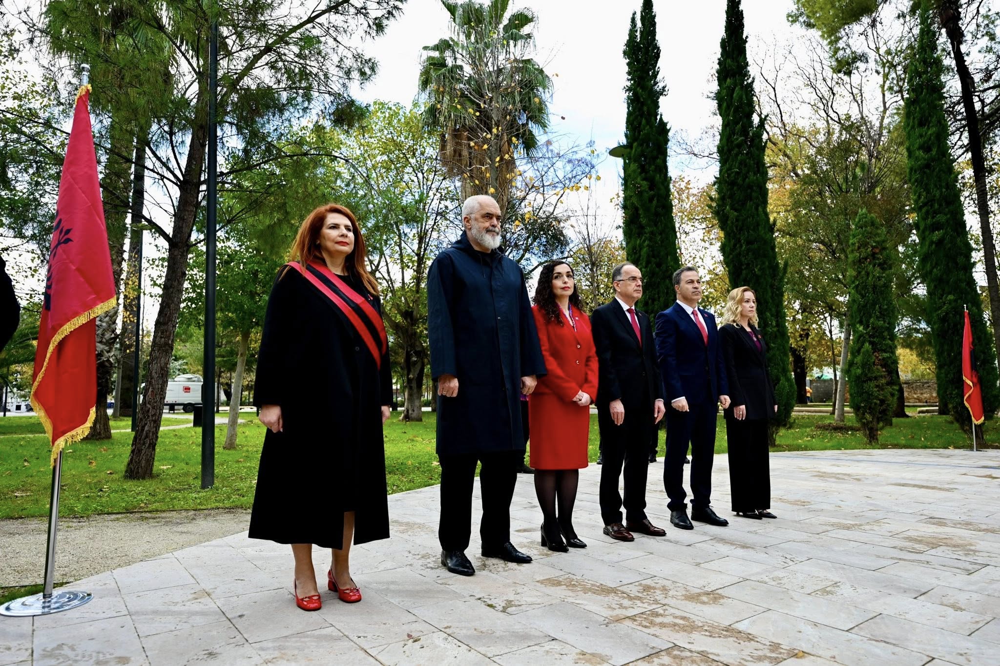 Presidentja 113 vjet më parë, në Vlorë u ngrit flamuri që bashkon zemrat e gjithë shqiptarëve kudo që janë-18