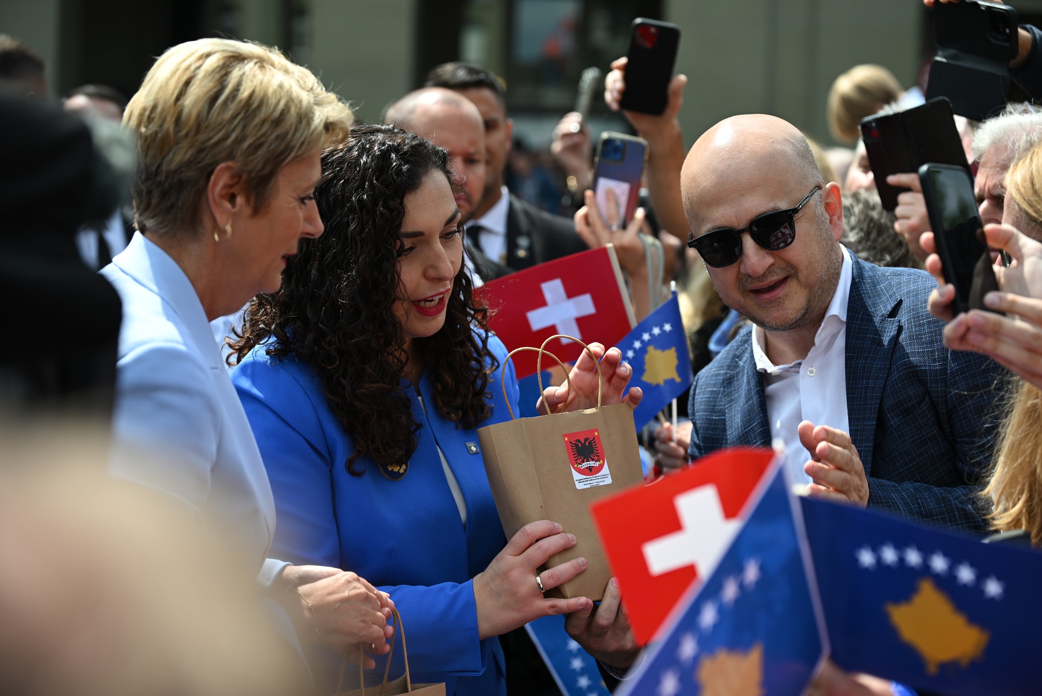 Presidentja Faleminderit mërgatë! Faleminderit Zvicër për këtë pritje madhështore!-16