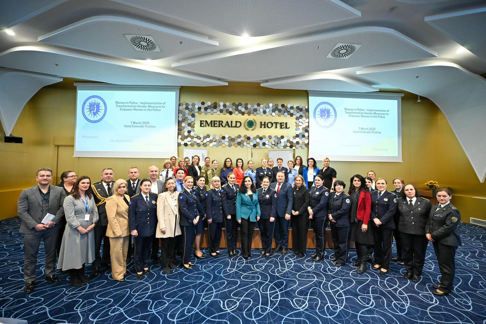 Presidentja Gëzuar 8 Marsin për të gjitha gratë në uniformë, të cilat shërbejnë me nder, krenari dhe guxim-1