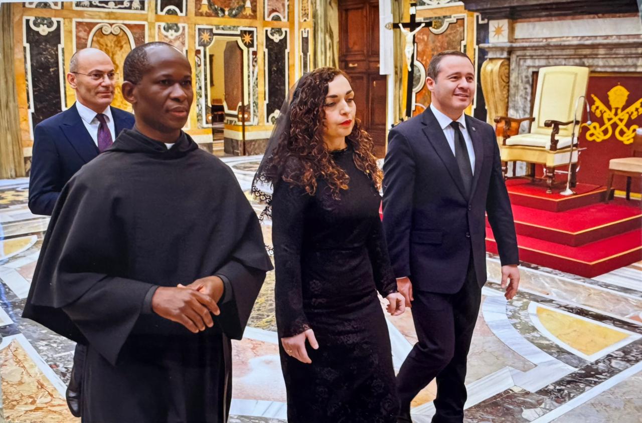Presidentja Kosova mbetet e përkushtuar t’i forcojë marrëdhëniet me Selinë e Shenjtë dhe ta avancojë miqësinë tonë historike-19