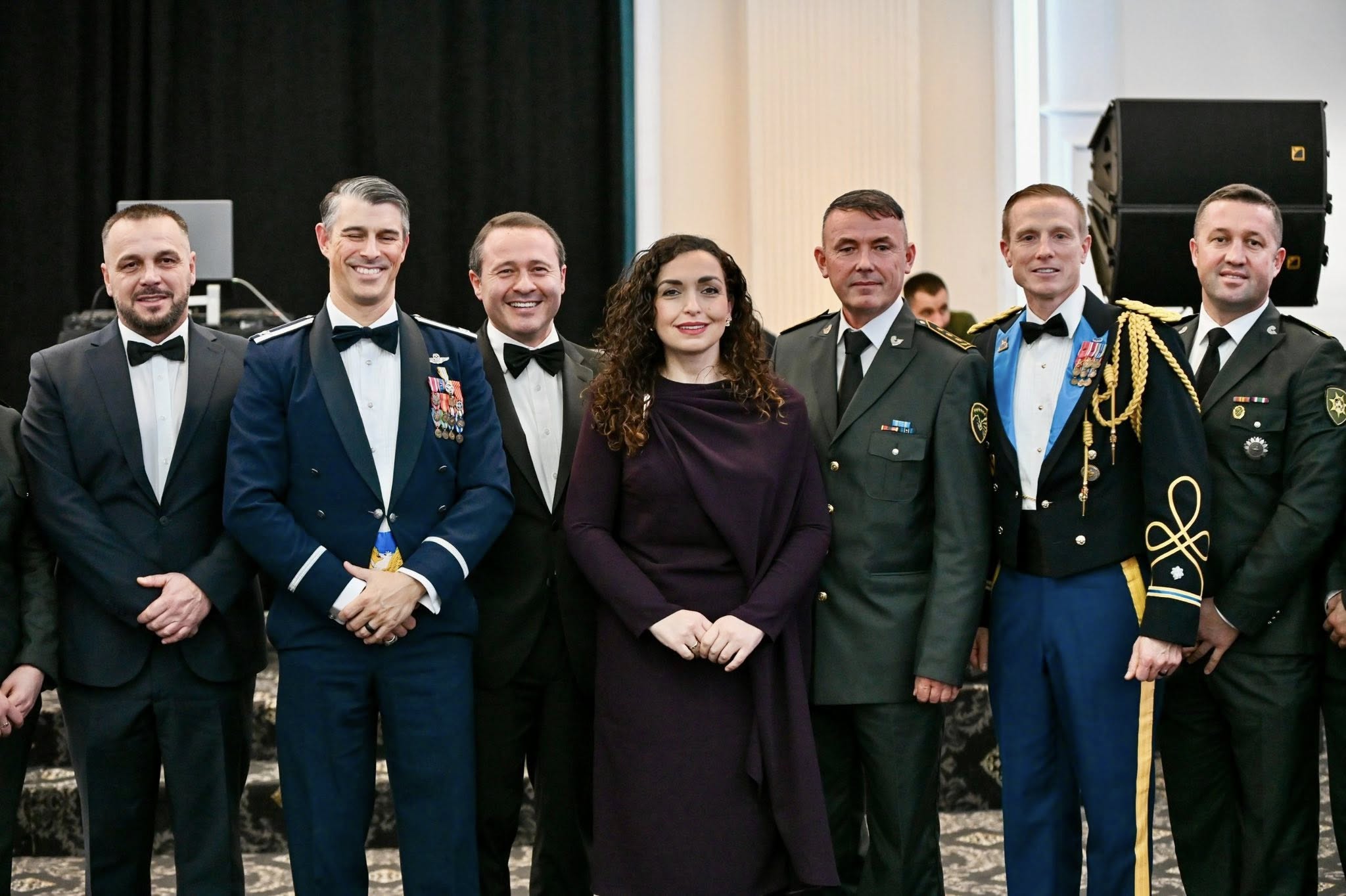Presidentja Një mbrëmje e paharrueshme në Marines Ball-7