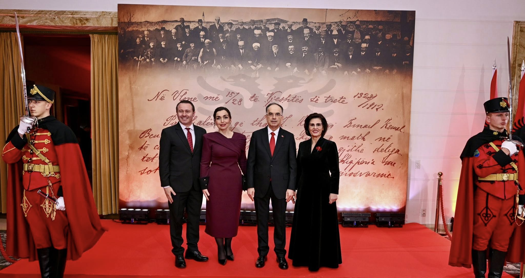 Presidentja Osmani 28 Nëntori na kujton se çdo gur i kësaj toke është lagur me gjakun e heronjve tanë-10