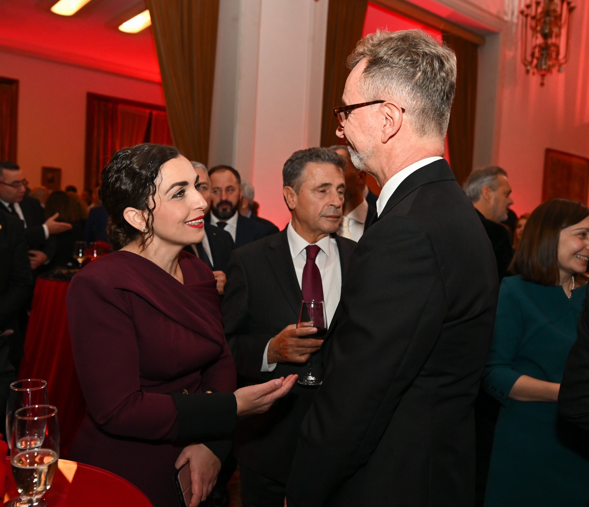 Presidentja Osmani 28 Nëntori na kujton se çdo gur i kësaj toke është lagur me gjakun e heronjve tanë-12