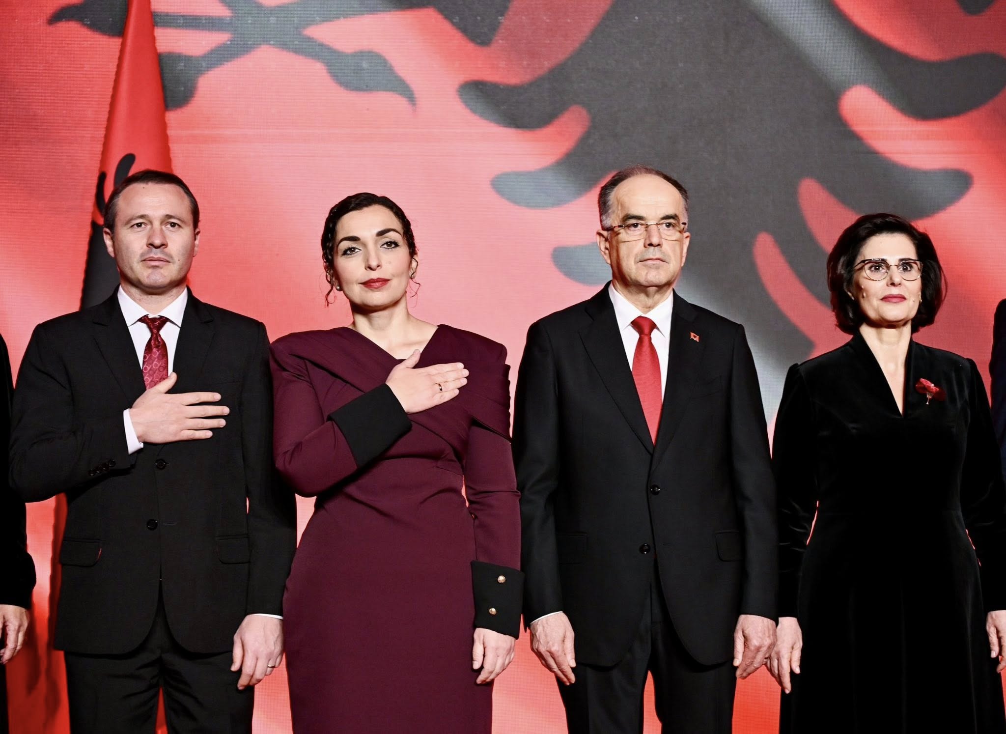 Presidentja Osmani 28 Nëntori na kujton se çdo gur i kësaj toke është lagur me gjakun e heronjve tanë-5