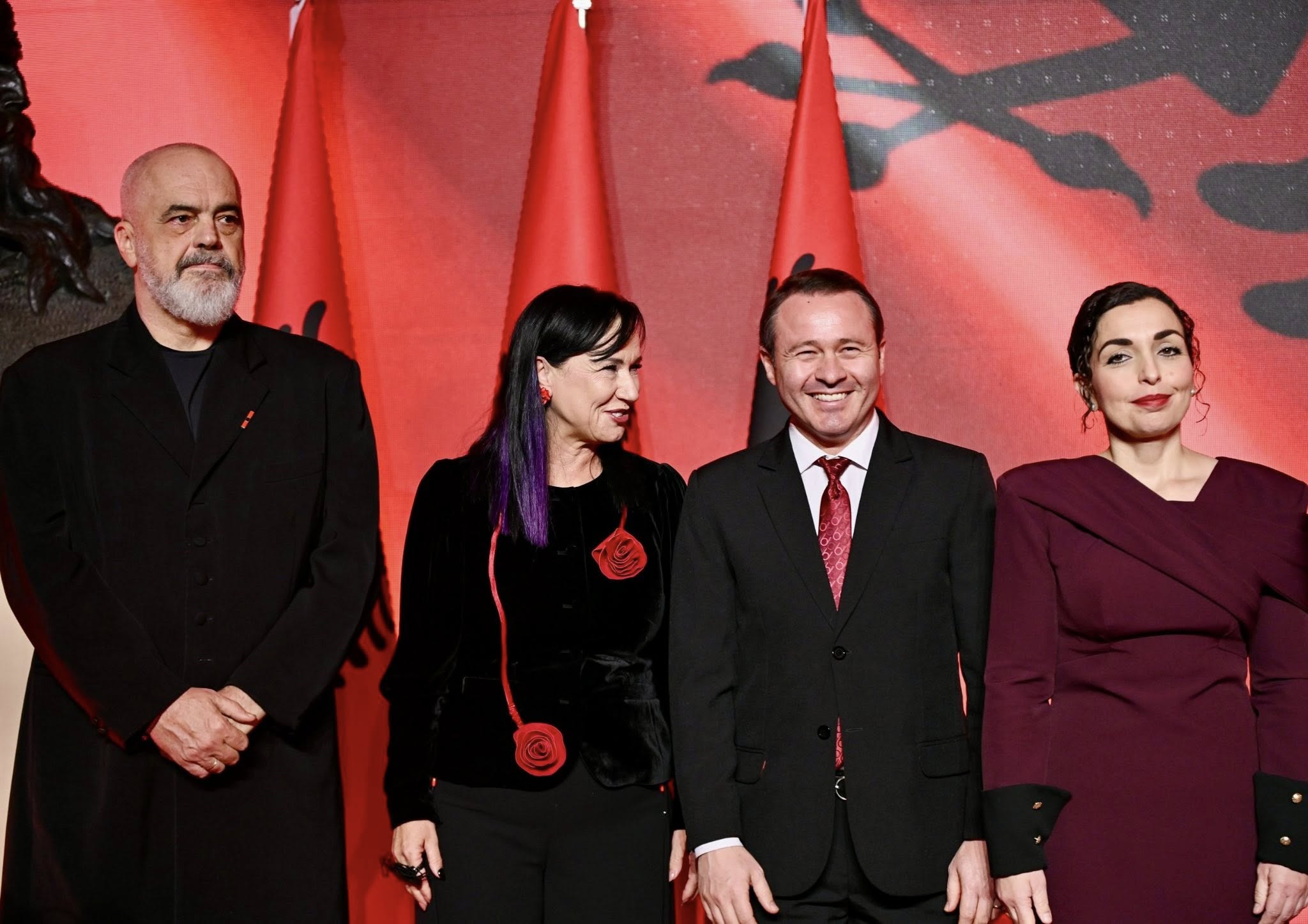 Presidentja Osmani 28 Nëntori na kujton se çdo gur i kësaj toke është lagur me gjakun e heronjve tanë-6