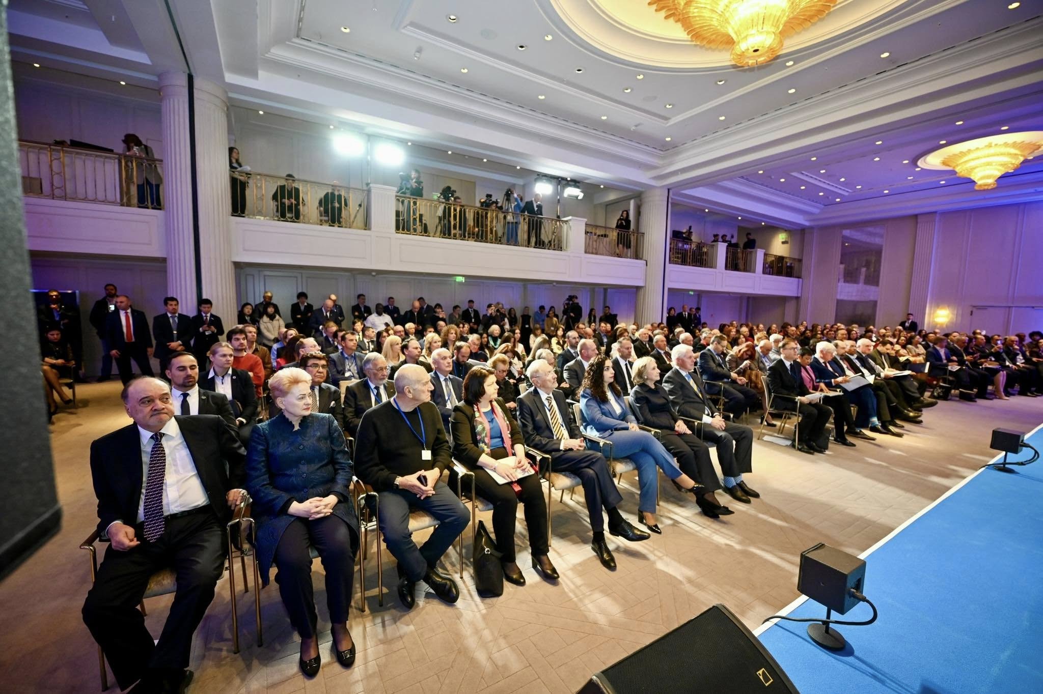 Presidentja Osmani Demokracia për ne nuk është vetëm njëra nga opsionet- është opsioni i vetëm-13