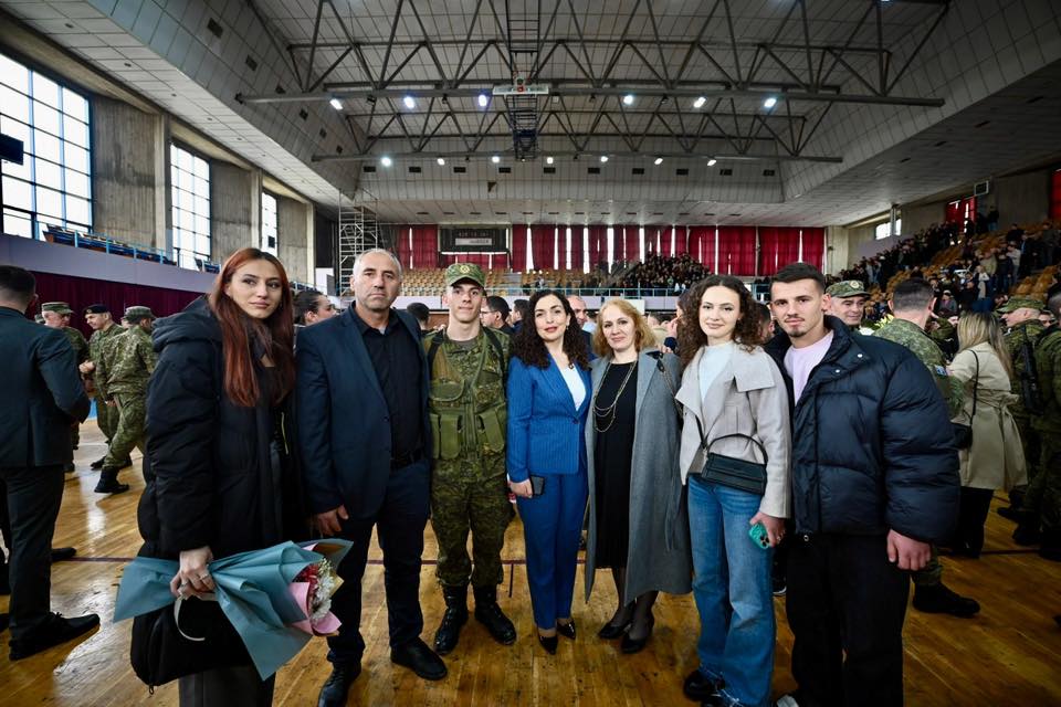 Presidentja Osmani Forca e Sigurisë së Kosovës rritet, e ardhmja jonë forcohet!-15