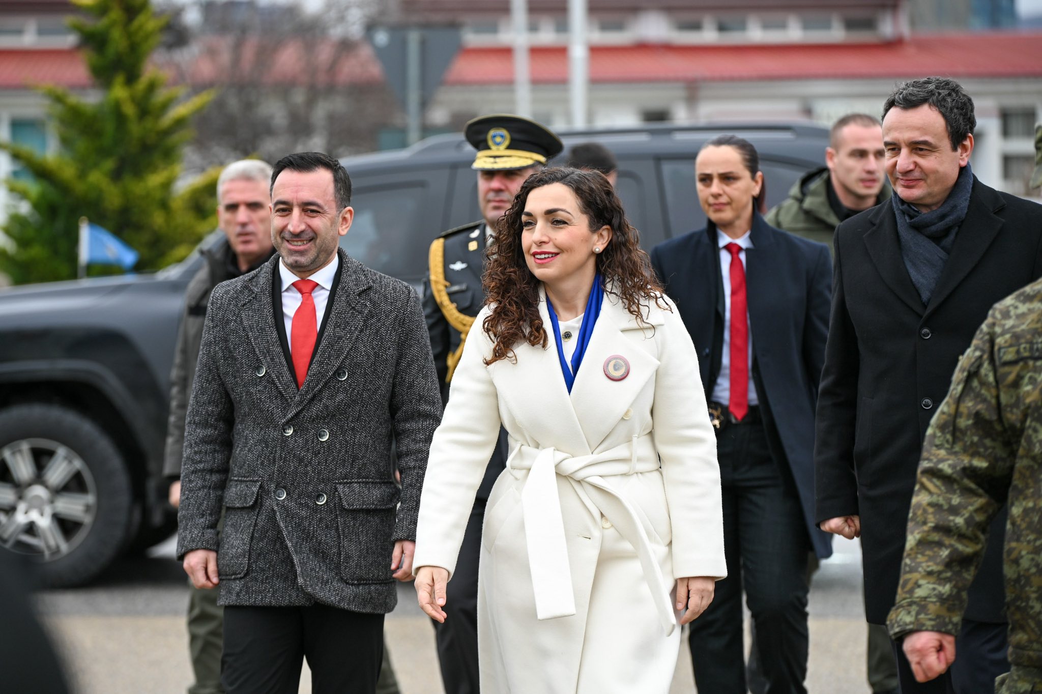 Presidentja Osmani Gëzuar Dita e Forcës! Dita e Ushtrisë sonë! -14