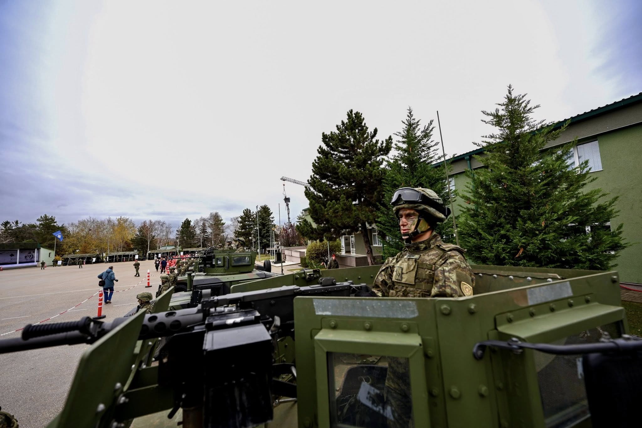 Presidentja Osmani Gëzuar Dita e Forcës! Dita e Ushtrisë sonë! -20