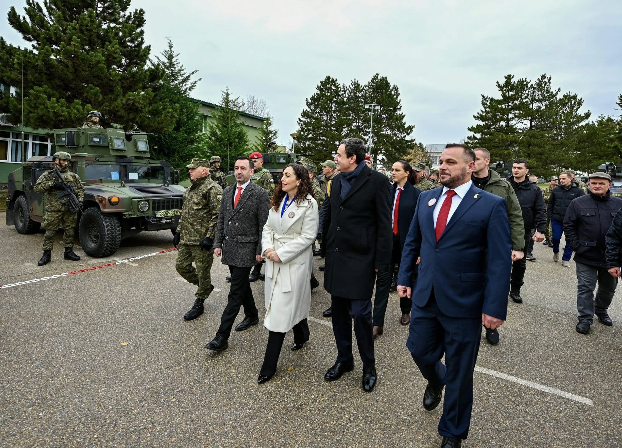 Presidentja Osmani Gëzuar Dita e Forcës! Dita e Ushtrisë sonë! -27