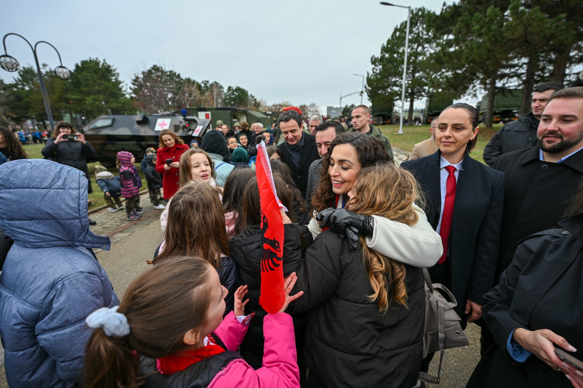Presidentja Osmani Gëzuar Dita e Forcës! Dita e Ushtrisë sonë! -30