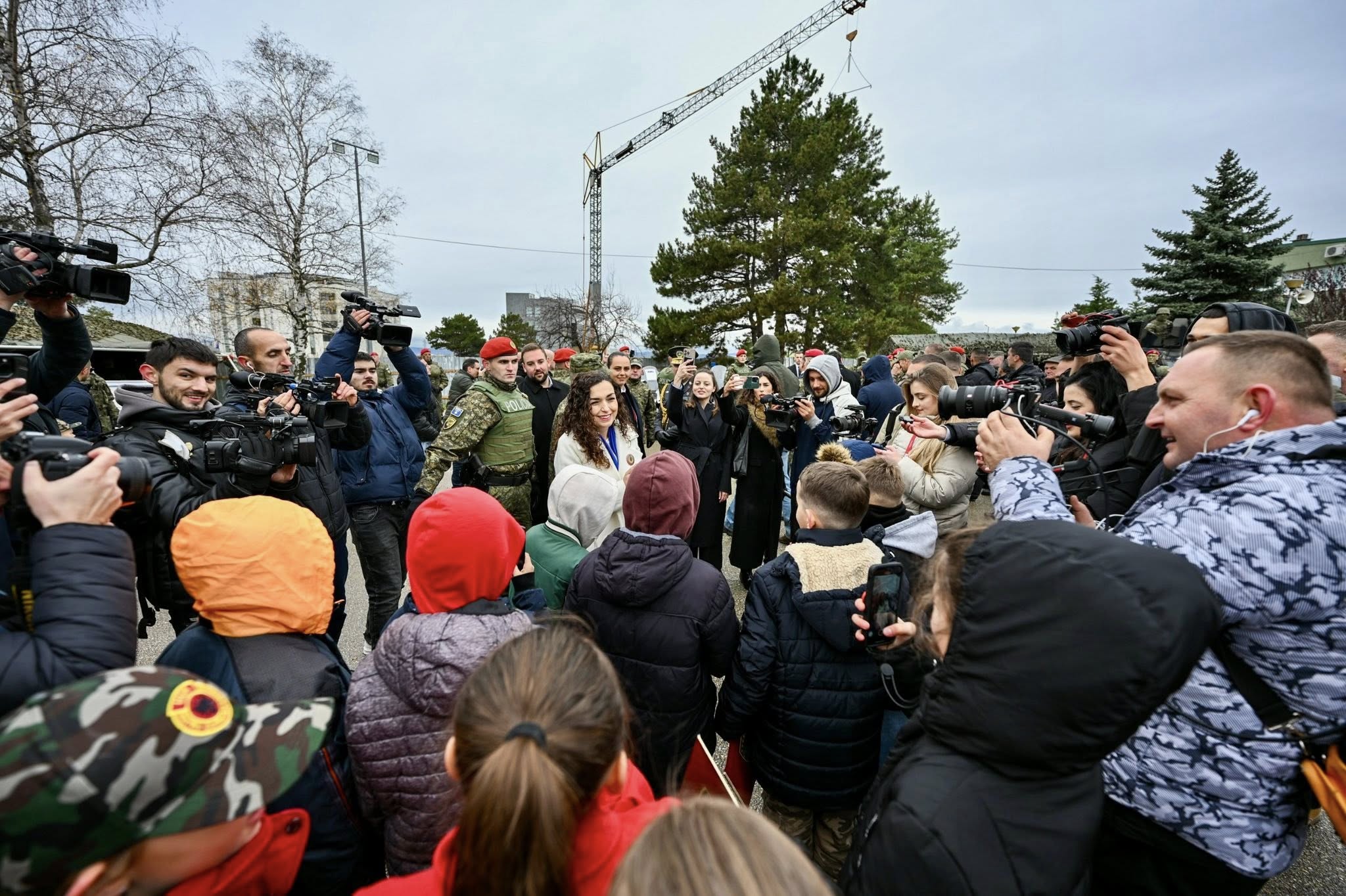 Presidentja Osmani Gëzuar Dita e Forcës! Dita e Ushtrisë sonë! -5