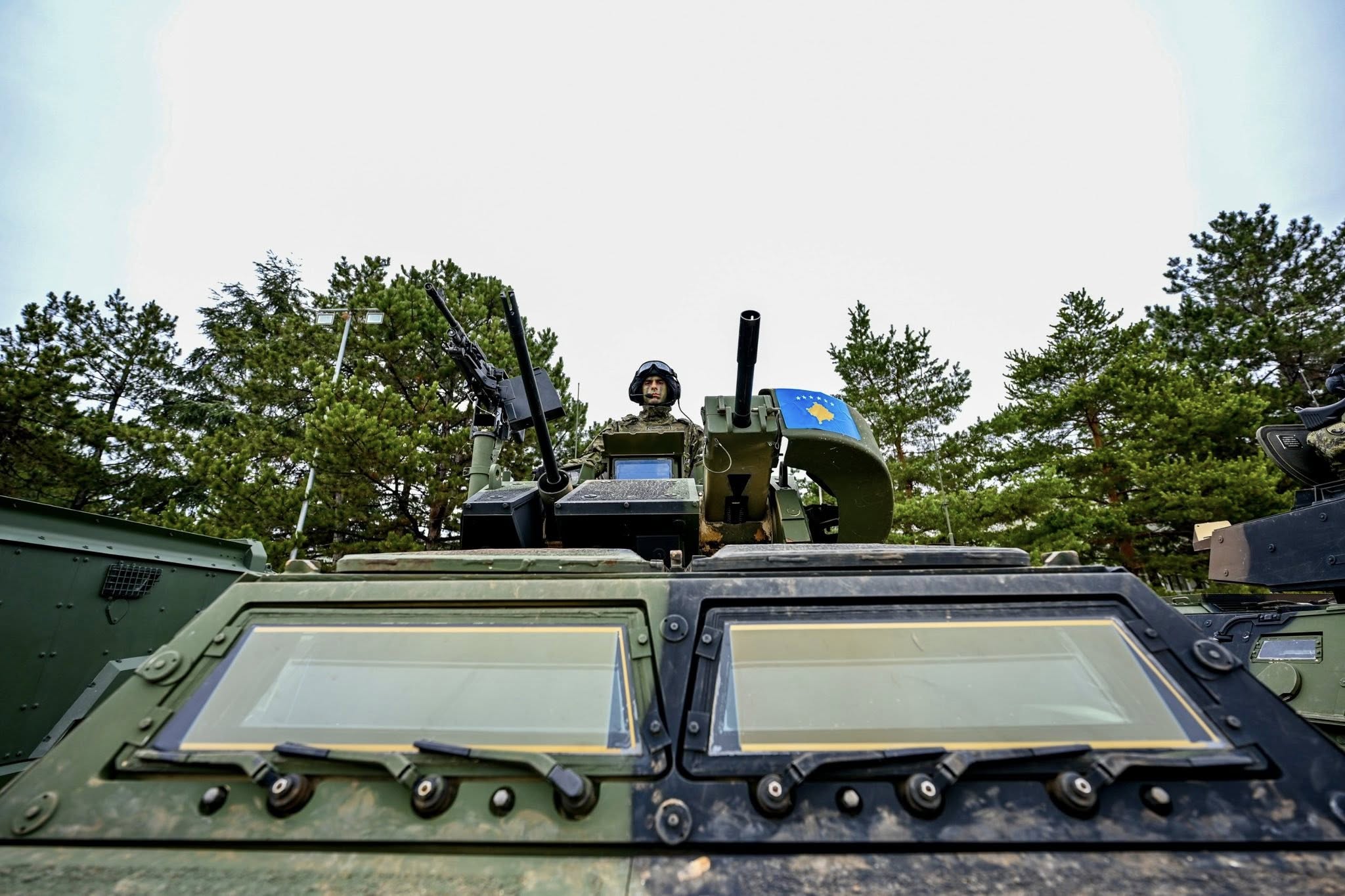 Presidentja Osmani Gëzuar Dita e Forcës! Dita e Ushtrisë sonë! -6