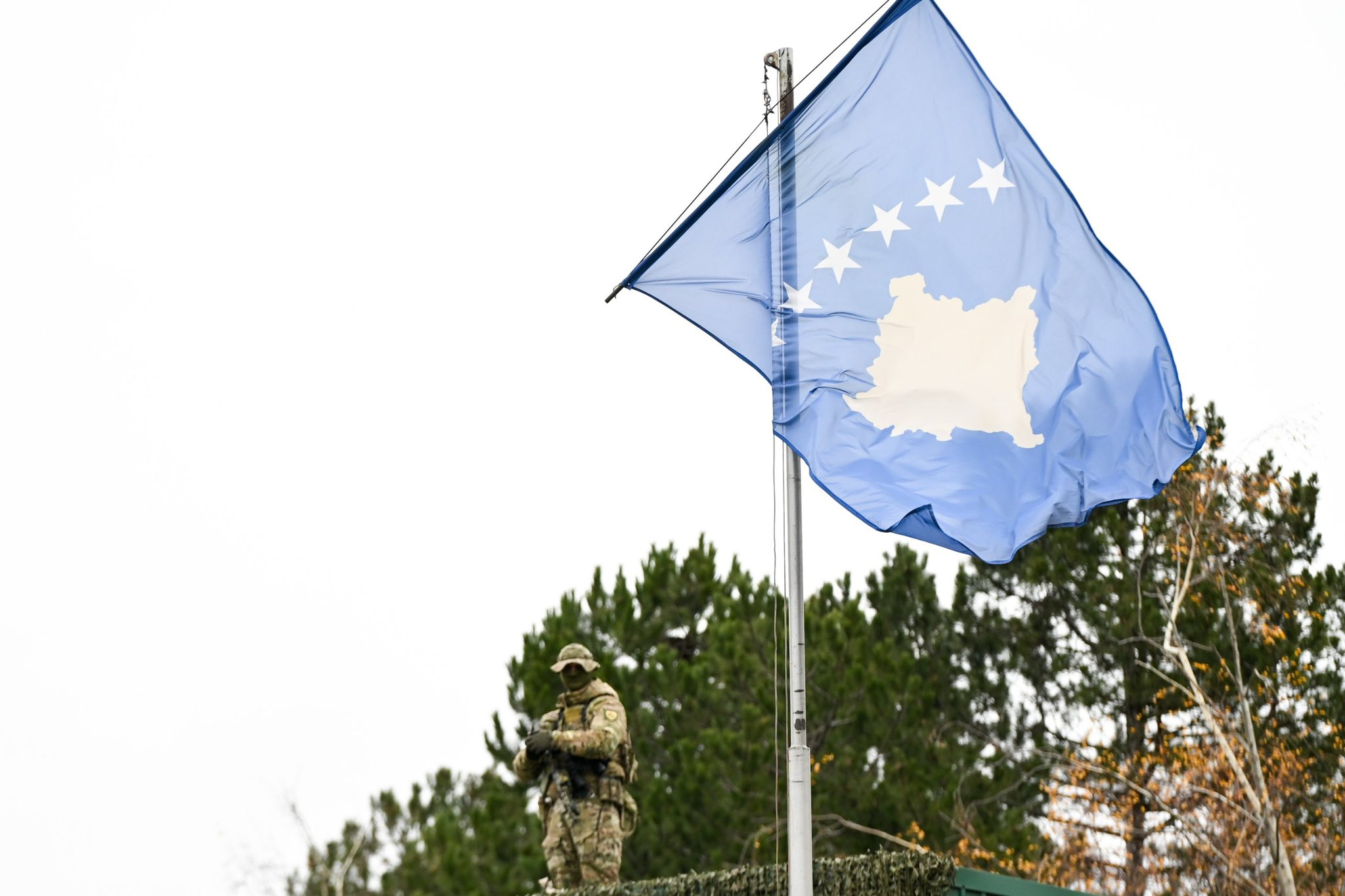 Presidentja Osmani Gëzuar Dita e Forcës! Dita e Ushtrisë sonë! -7