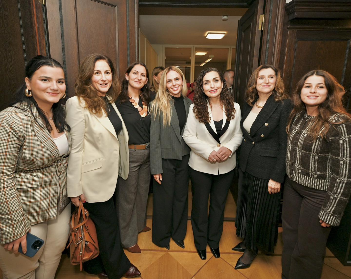 Presidentja Osmani ia dorëzoi Medaljen Presidenciale të Meritave znj. Marieluise Beck-6