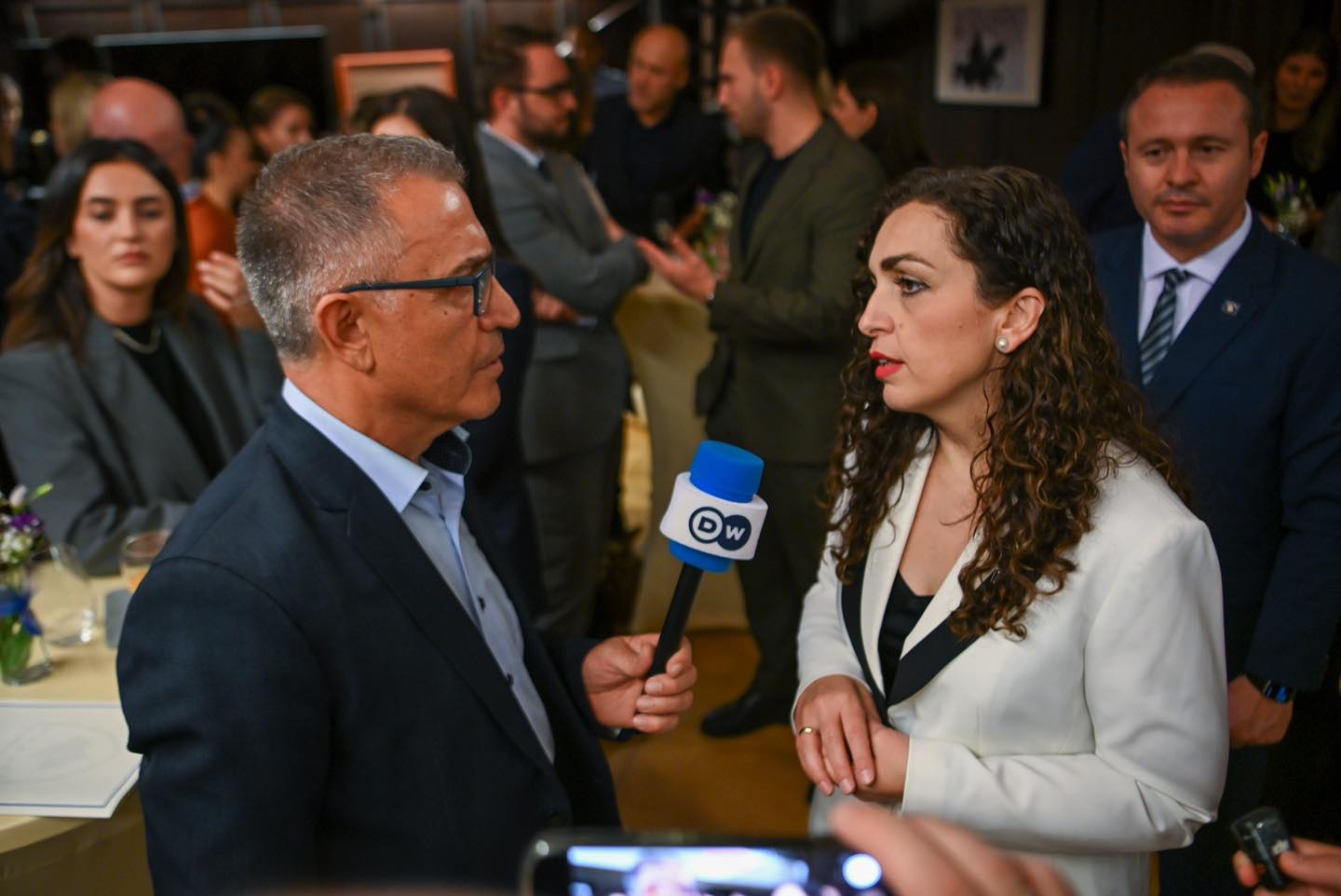 Presidentja Osmani ia dorëzoi Medaljen Presidenciale të Meritave znj. Marieluise Beck-7