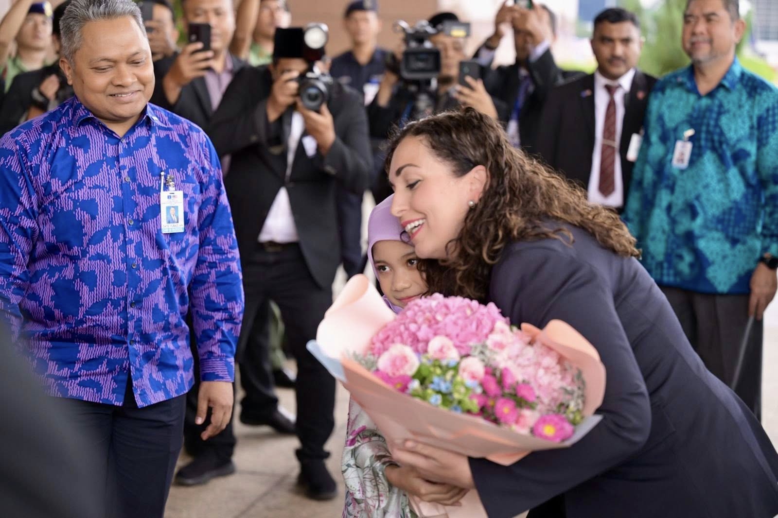 Presidentja Osmani, me ftesë të Kryeministrit Anwar Ibrahim, udhëtoi për vizitë zyrtare në Malejzi-7