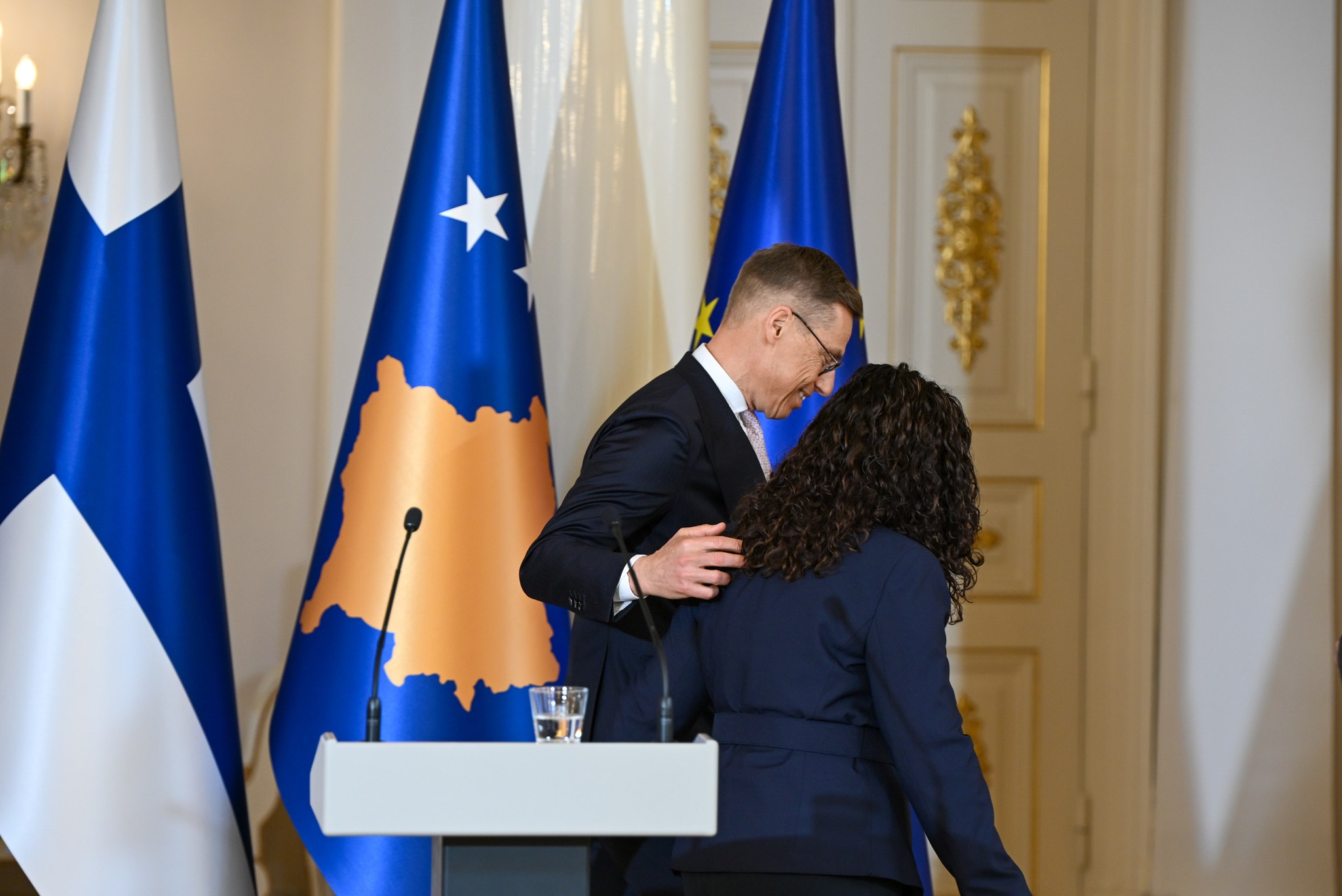 Presidentja Osmani ndau Medaljen Presidenciale Ushtarake për Forcat e Armatosura të Finlandës-4
