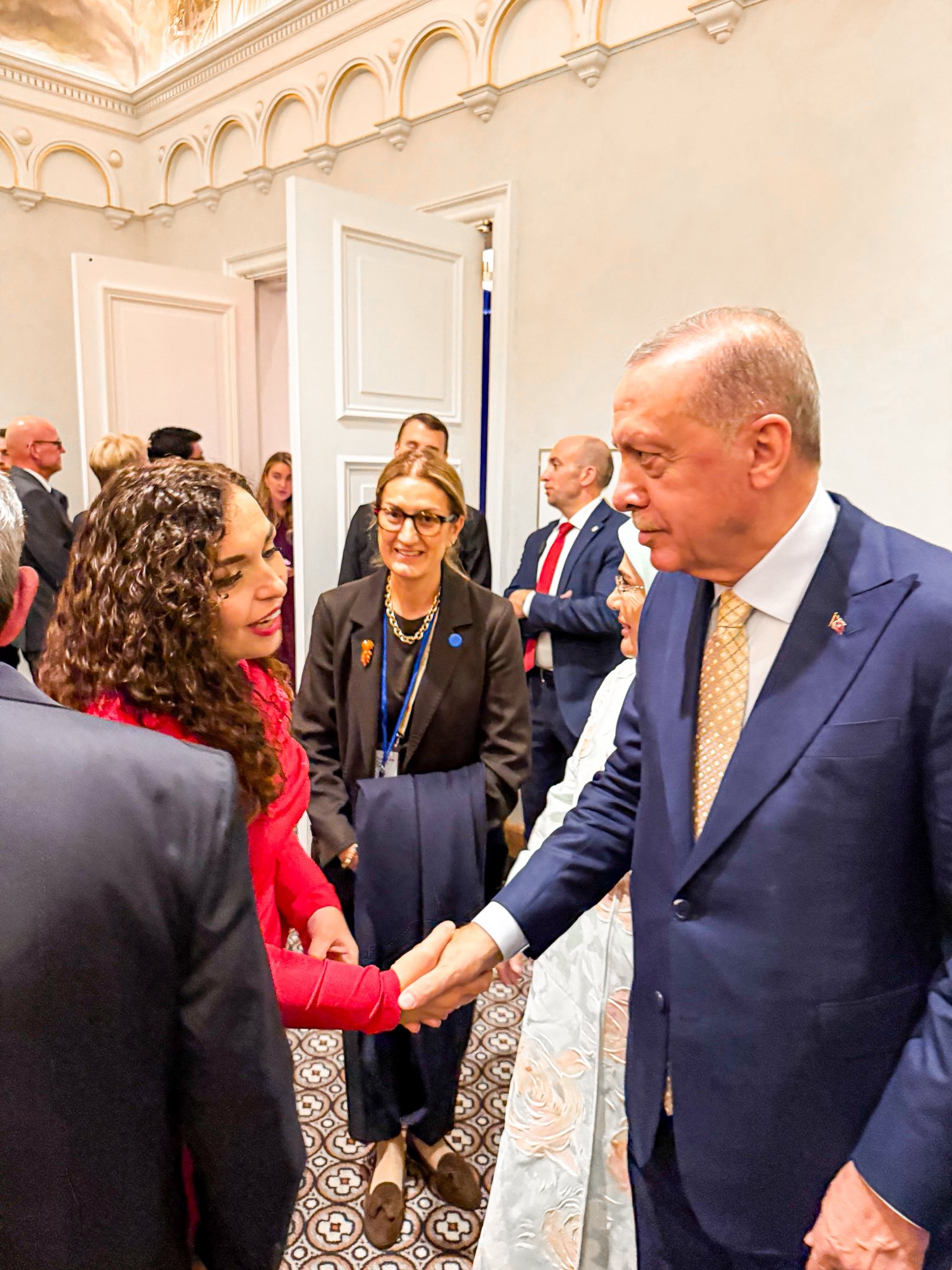 Presidentja Osmani në pritjen e Presidentit Trump në New York, krah liderëve të tjerë botërorë-5