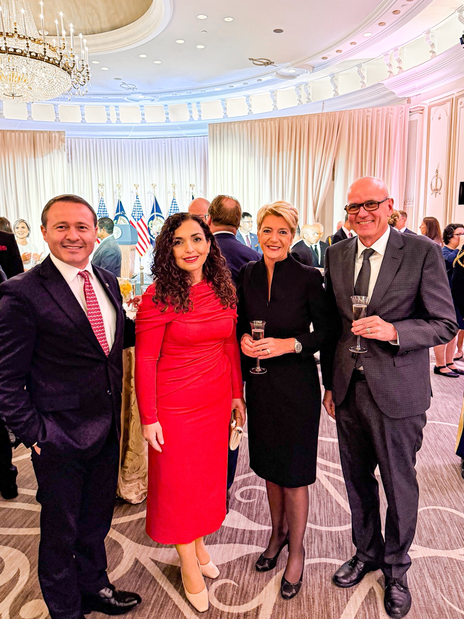 Presidentja Osmani në pritjen e Presidentit Trump në New York, krah liderëve të tjerë botërorë-9