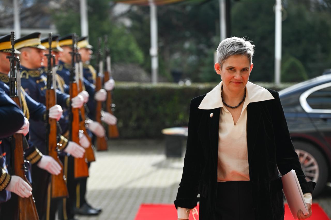 Presidentja Osmani pranoi letrat kredenciale të ambasadores së re të Estonisë në Kosovë, Karin Anna Maandi-4