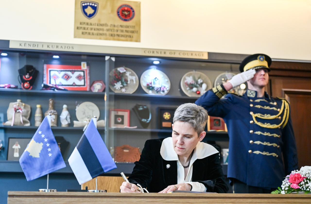 Presidentja Osmani pranoi letrat kredenciale të ambasadores së re të Estonisë në Kosovë, Karin Anna Maandi-6