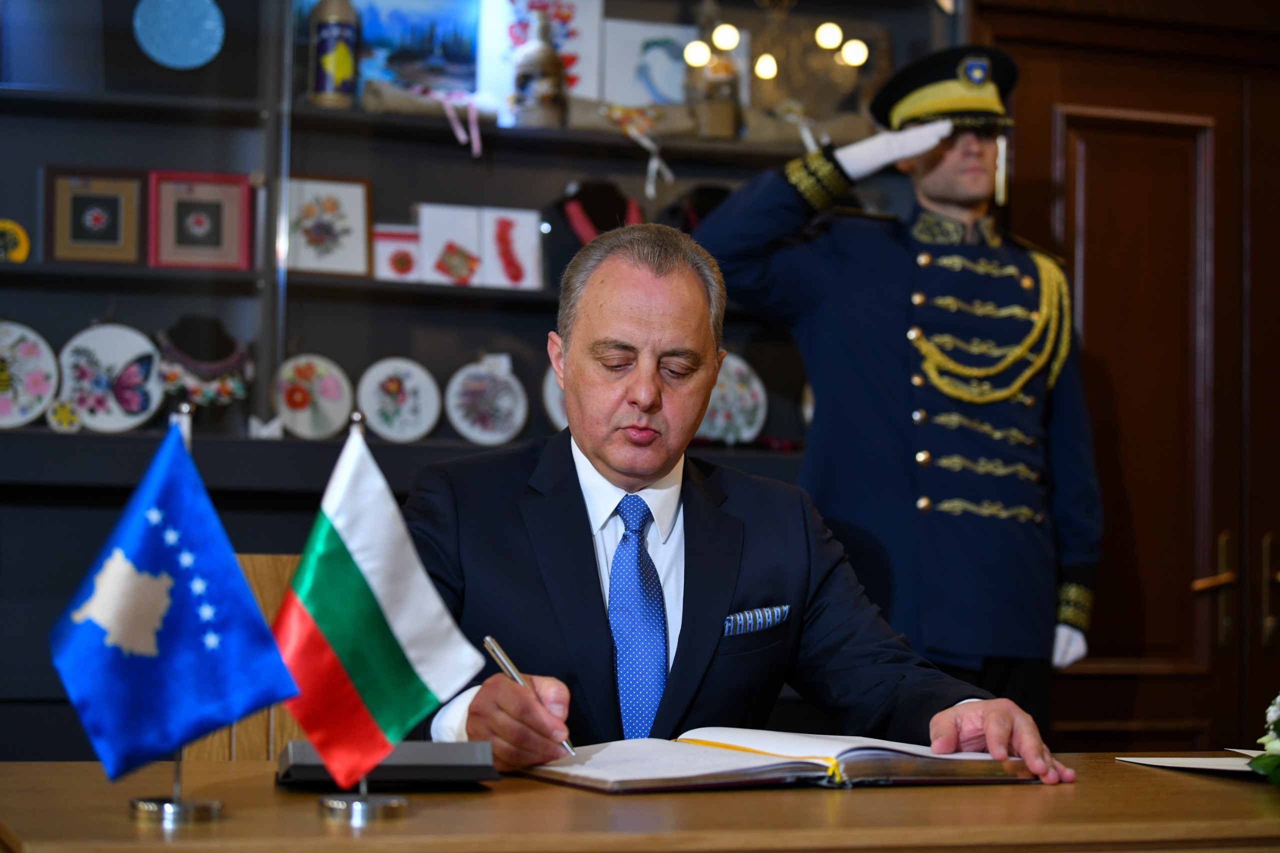 Presidentja Osmani pranoi letrat kredenciale të ambasadorit të ri të Bullgarisë në Kosovë, Hristo Kraevski-3